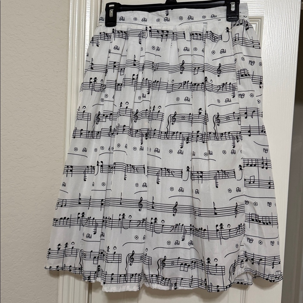Chic White Music Note A-Line Skirt